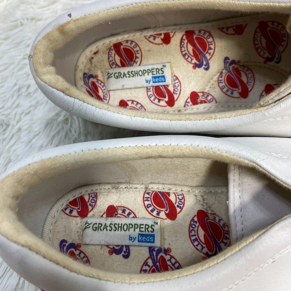 VTG Grasshoppers By Keds Embroidered White Sneakers Sz 8.5 Cottage Core Red Hat